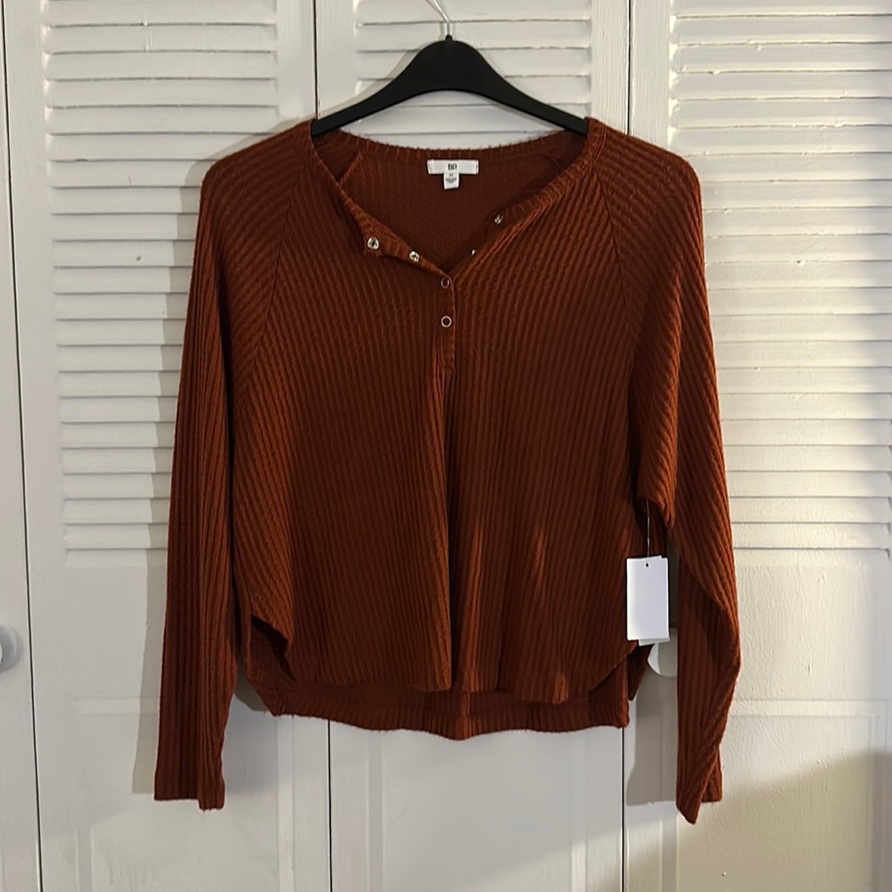 (NWT) BP. Long Sleeve Waffle Henley Button Top in Red Fire Size Medium